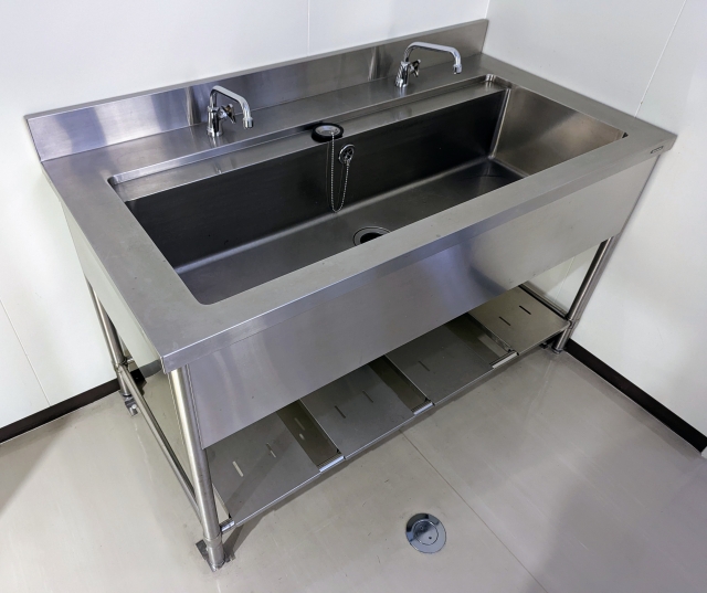 茨城県のシンク・厨房設備・店舗什器の回収